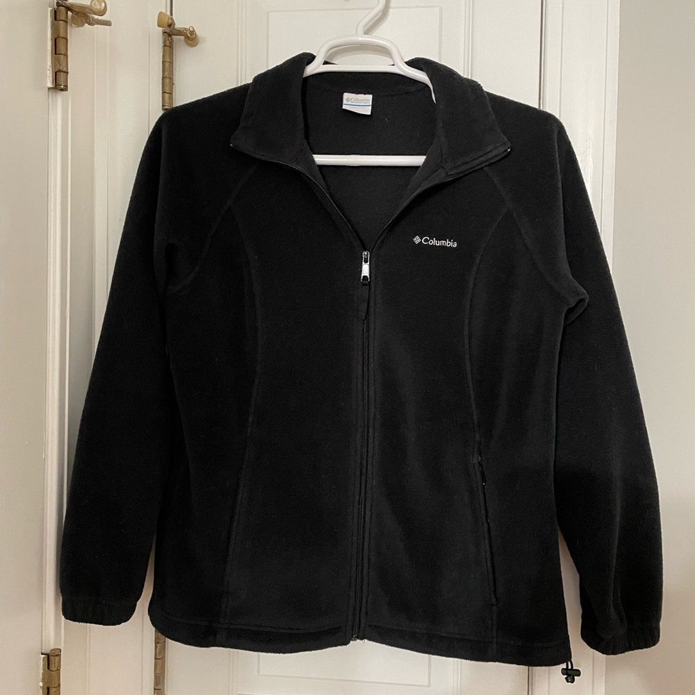 Columbia Black Fleece Jacket with Zip and 2 zip pockets.